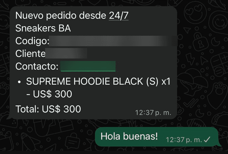 Mensaje real de WhatsApp con pedido de TFS y datos privados ocultos