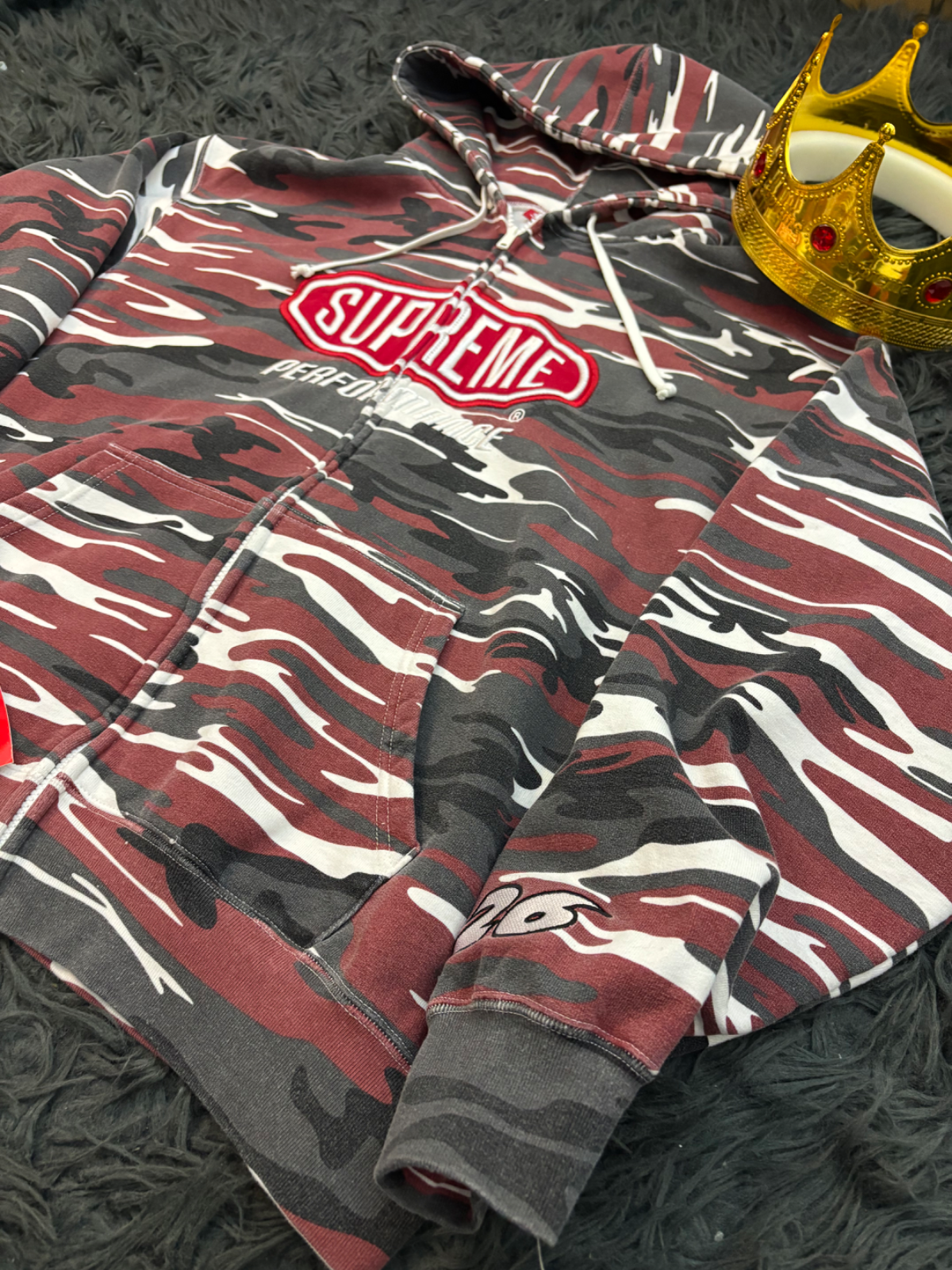 SUPREME RED CAMMO ZIP UP vista 3