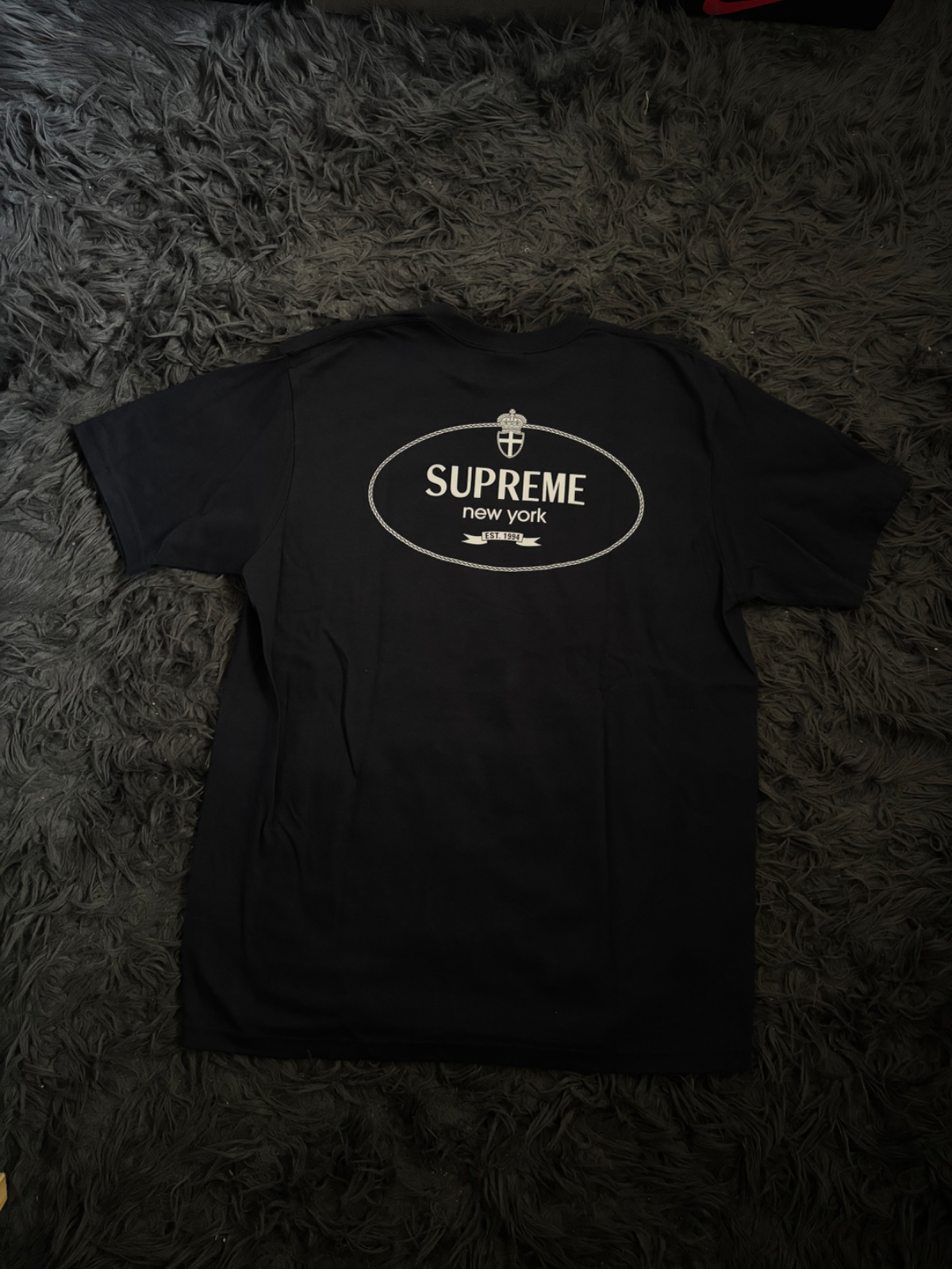 Supreme Navy Tee vista 2