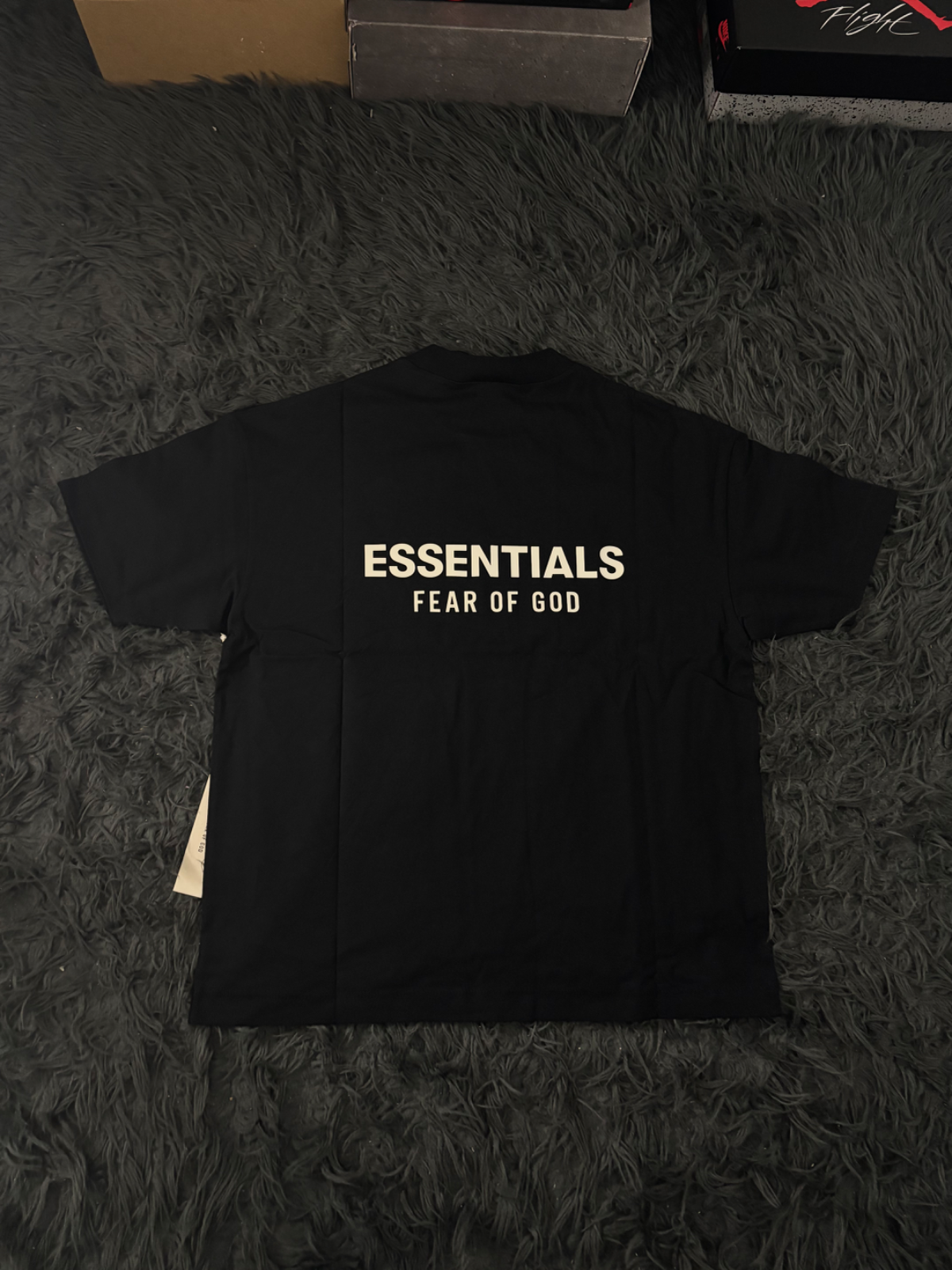 ESSENTIALS CLASSIC TEE BLACK vista 2