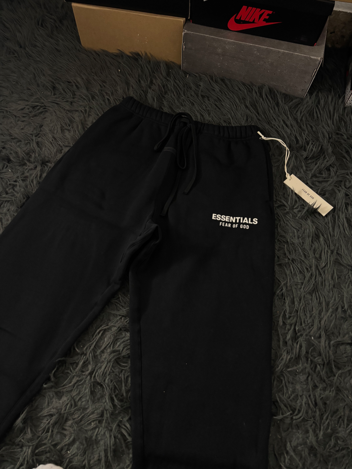 ESSENTIALS SWEATPANTS JET BLACK vista 2